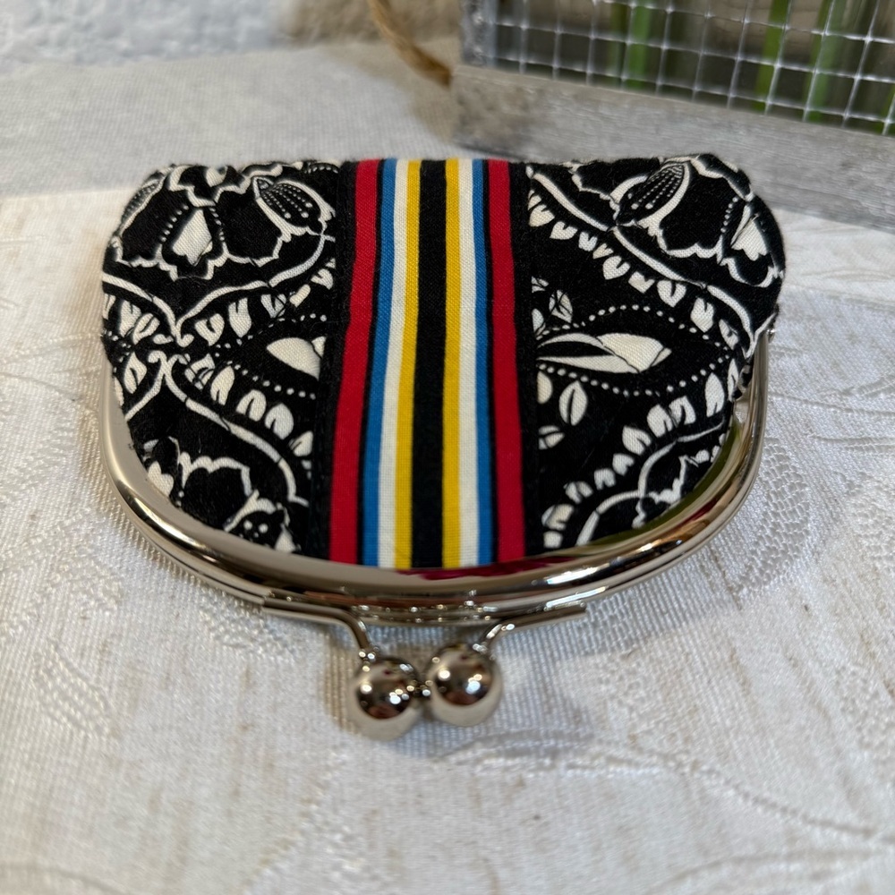 Vera Bradley Barcelona Double Kiss Kisslock Coin Purse. Multi-color - Picture 3 of 7